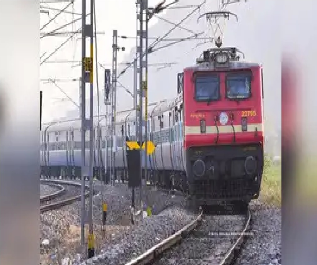 बिहार: कटिहार में ट्रेन के ट्रॉली से टकराने से रेलकर्मी की मौत, चार घायल